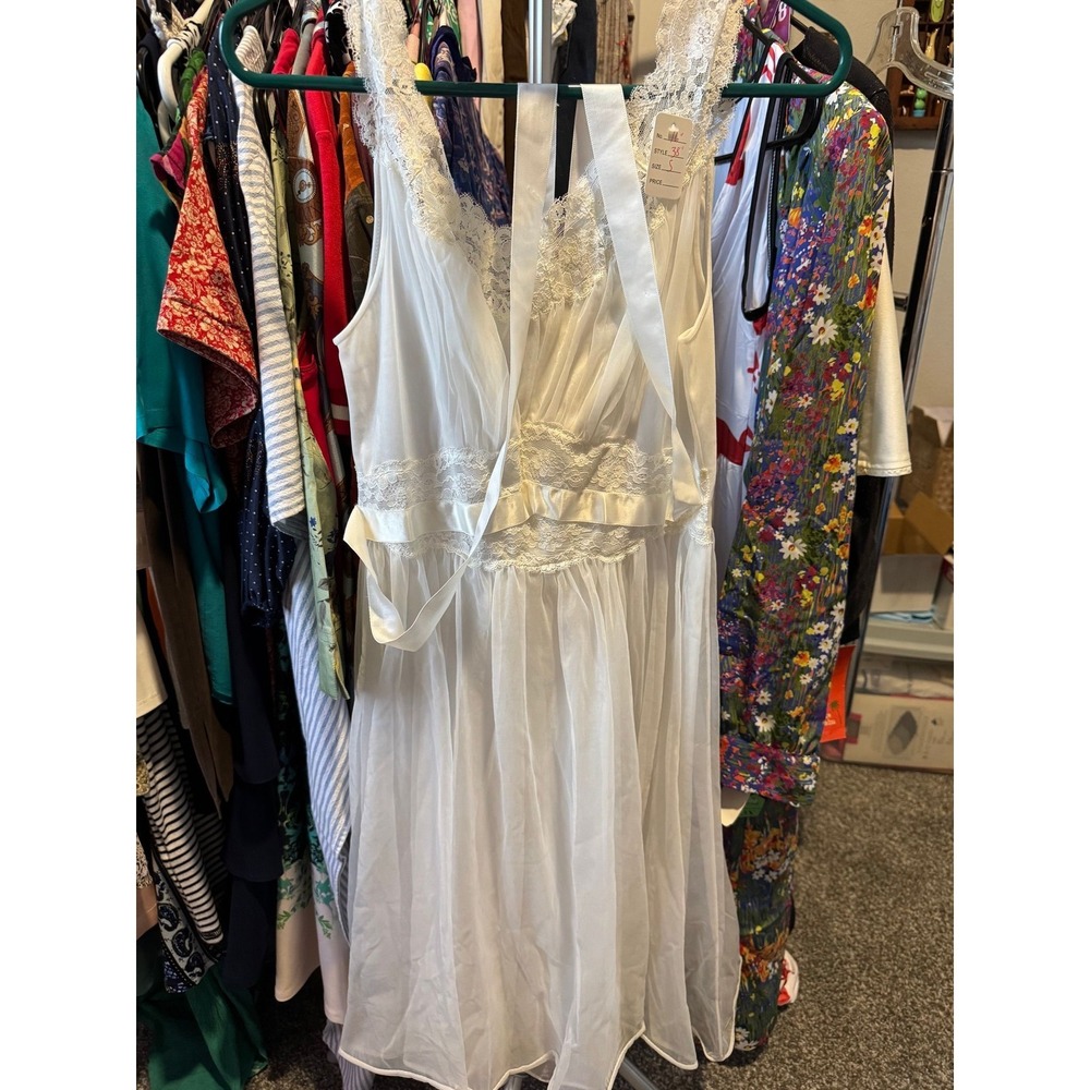064 Vintage White Lace Satin Ribbon Nightgown Bridal Sleepwear Dress Small